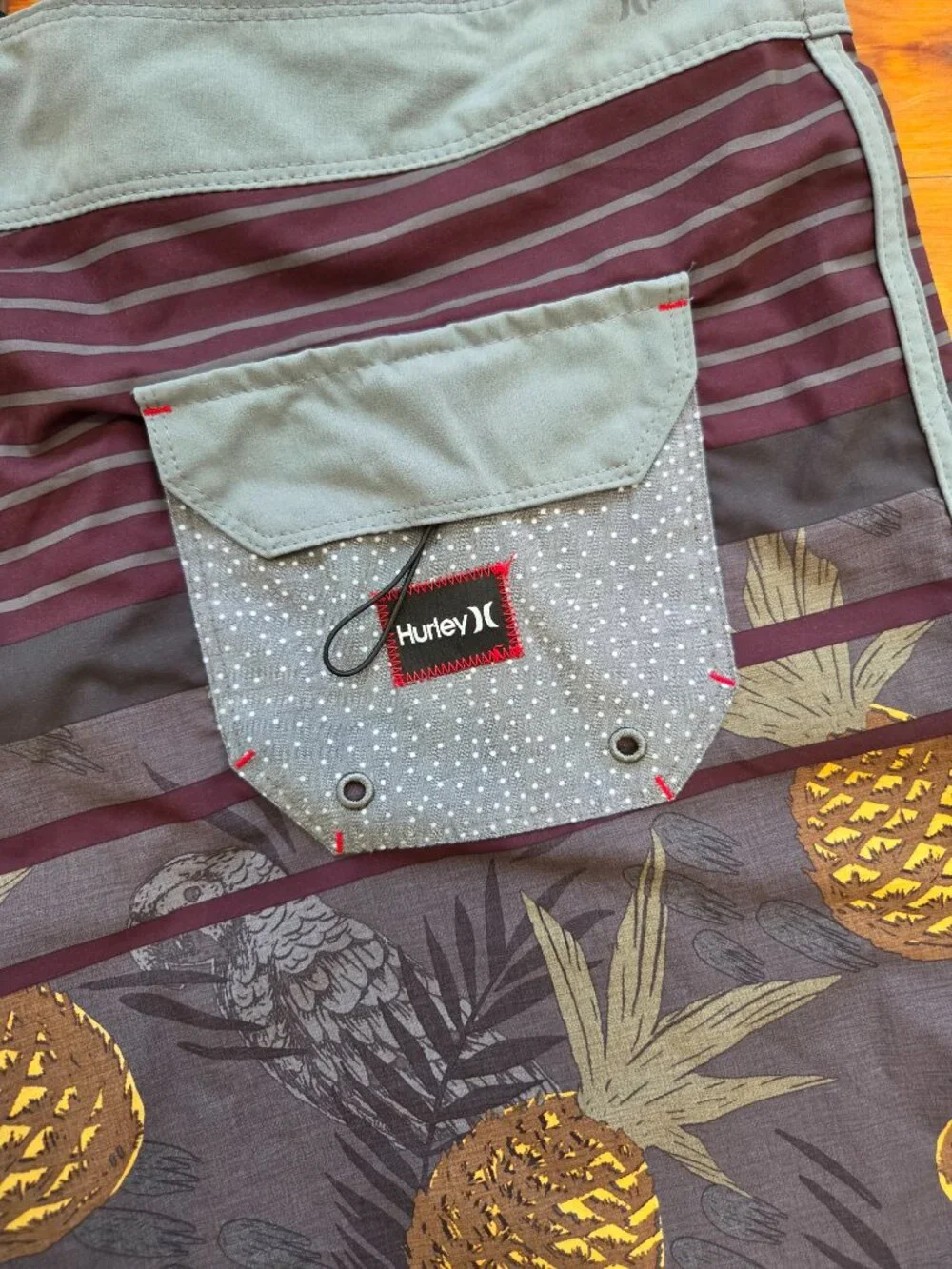 Men's Hurley Phantom Board Shorts 34 Maroon Gray Stripe Performance Pineapple